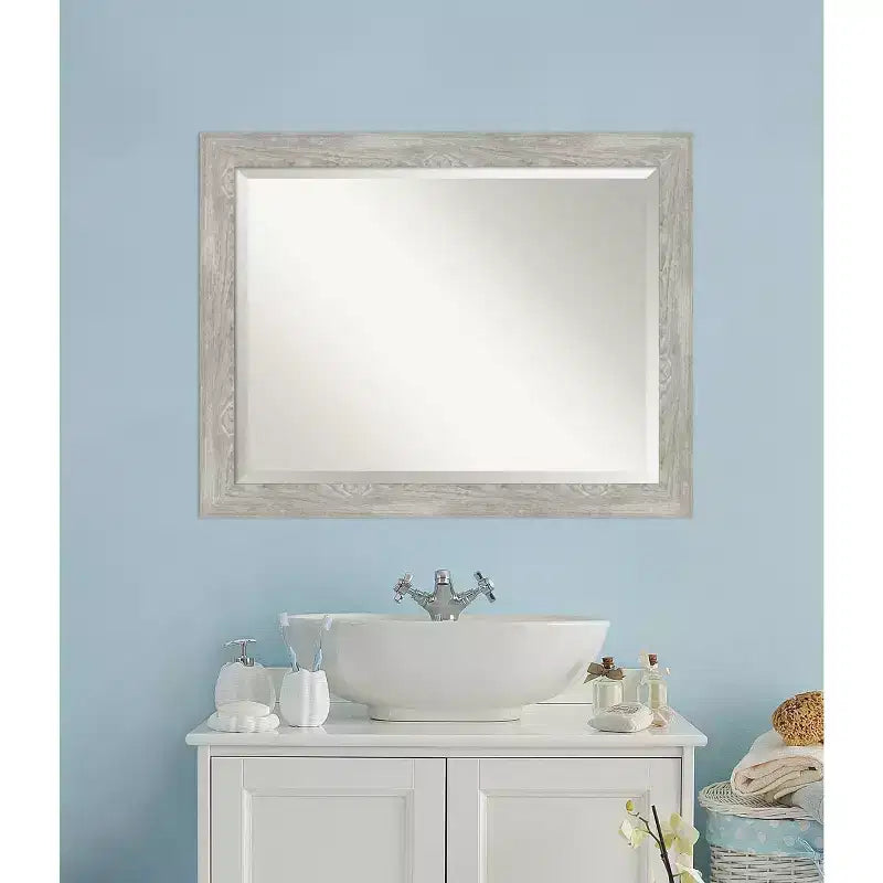 Miroir mural de salle de bain encadré gris colombe de 46 po x 36 po – Amanti Art : Rectangle moderne, cadre en bois, montage mural
