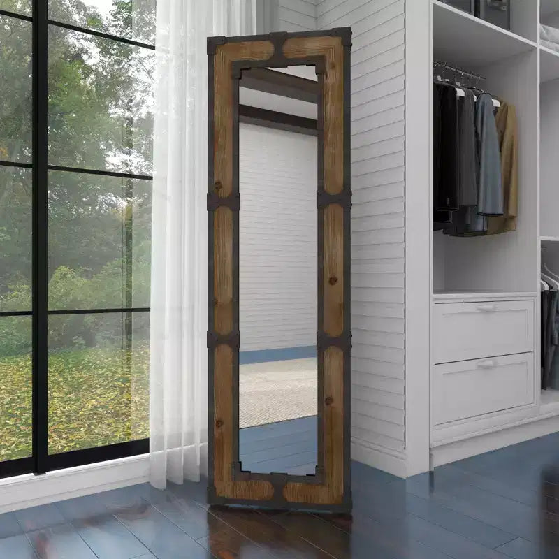 Miroir sur pied en bois rustique marron - Olivia & May : sur pied, décoratif, en bois orné, aucun assemblage requis