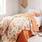 Table de chevet en rotin pour enfants naturelle - Pillowfort™