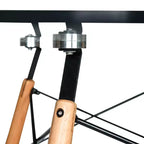 Table de bistrot ronde LeisureMod Dover de 31 po - Table à manger moderne du milieu du siècle avec plateau en verre trempé ou en bois MDF et piètement Eiffel en bois naturel