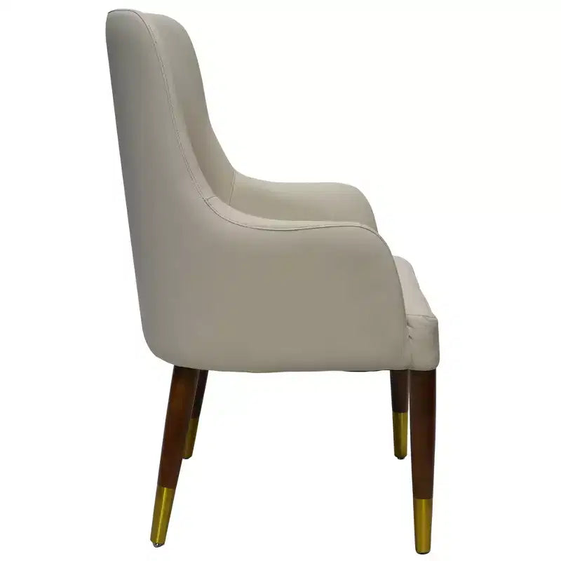 Chaise de salle à manger LeisureMod Viva avec accoudoirs, revêtement en cuir et pieds en bois doré pour cuisine et maison modernes, lot de 2
