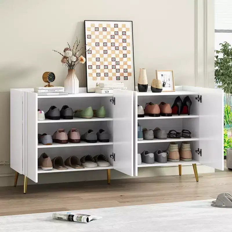 Meuble à chaussures luxueux CLIHOME avec 5 pieds en métal, meuble TV moderne avec 4 étagères réglables pour téléviseurs jusqu'à 70 pouces, buffet minimaliste