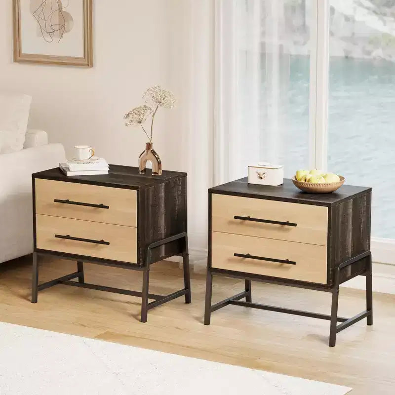 Table d'appoint en bois clair avec pieds en métal, table de chevet avec rangement, tables d'appoint modernes du milieu du siècle pour chambre à coucher, salon.
