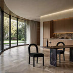 Meridian Furniture, Chaise de salle à manger en velours Conrad