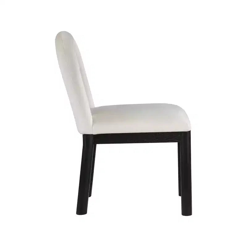 Meridian Furniture, Chaise de salle à manger en velours Conrad