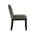 Meridian Furniture, Chaise de salle à manger en velours Conrad