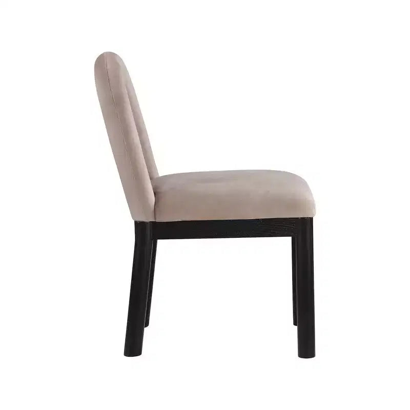 Meridian Furniture, Chaise de salle à manger en velours Conrad