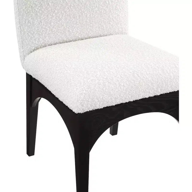 Meridian Furniture, Chaise de salle à manger Waldorf en tissu bouclé