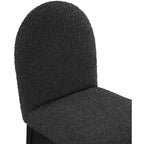 Meridian Furniture, Chaise de salle à manger Waldorf en tissu bouclé