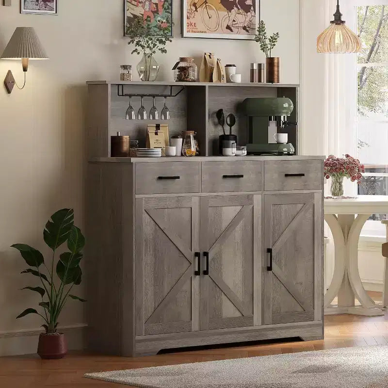 Buffet de salle à manger 59" style ferme avec portes de grange, 3 tiroirs et étagères, support pour micro-ondes, rangement moderne pour cuisine ou salle à manger