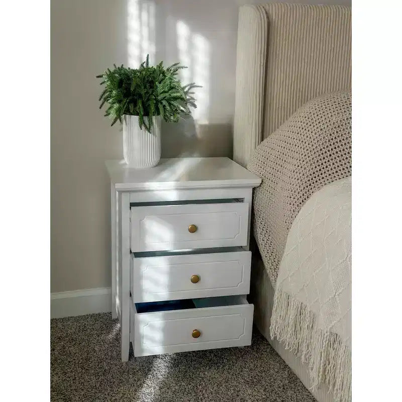 TYBOATLE Table de chevet blanche à 3 tiroirs, table d'appoint en bois avec très grand espace de rangement pour salon, chambre à coucher