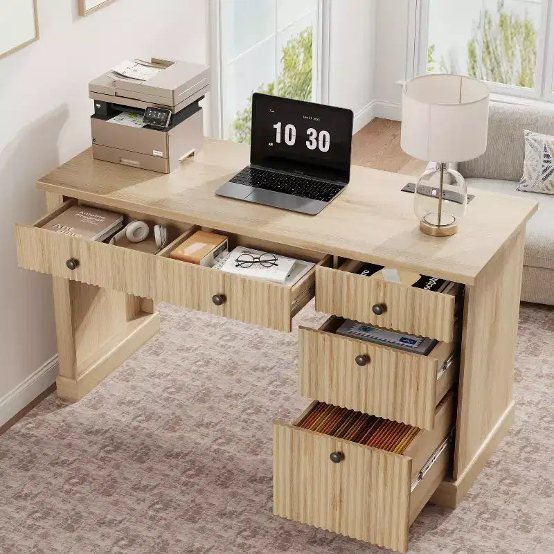Garvee Fluted Home Office Desk Storage, Bureau de direction moderne 54 pouces avec station de charge, Bureau d'ordinateur en bois avec tiroirs classeurs pour l'étude