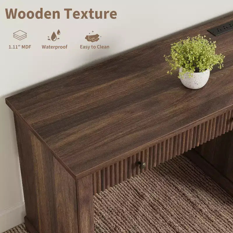 Garvee Fluted Home Office Desk Storage, Bureau de direction moderne 54 pouces avec station de charge, Bureau d'ordinateur en bois avec tiroirs classeurs pour l'étude