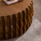 Table basse ronde cannelée GDFStudio Kaen au design moderne du milieu du siècle