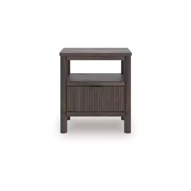 Table de chevet à un tiroir Ashly Cadmori de Signature Design - Fini noyer brun riche, recharge USB-A et USB-C, éclairage d'ambiance, accents cannelés