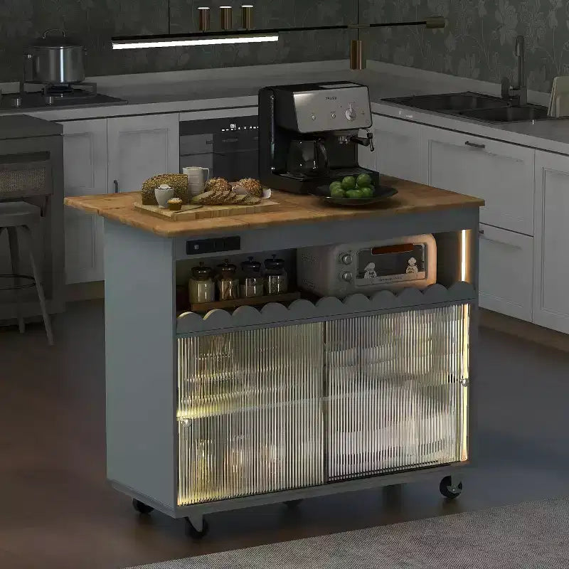Îlot de cuisine roulant Acekool avec portes coulissantes en verre cannelé, éclairage d'ambiance, comptoir en bois d'hévéa, prises électriques, bleu gris