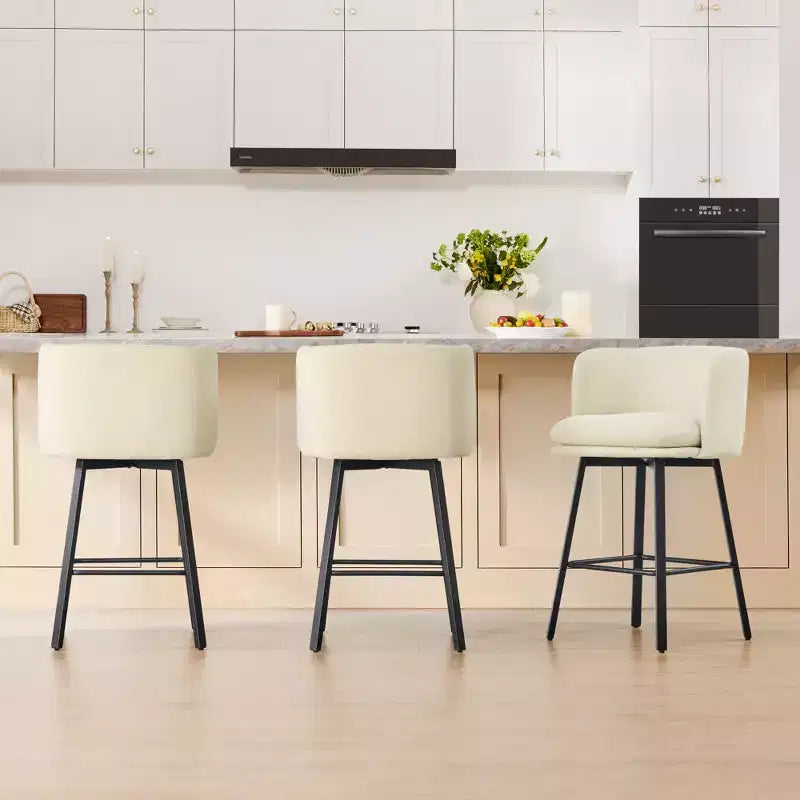 Tabouret de comptoir pivotant Spruce&Spring avec dossier incurvé, assise double épaisseur et piètement en métal