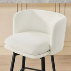 Tabouret de comptoir pivotant Spruce&Spring avec dossier incurvé, assise double épaisseur et piètement en métal