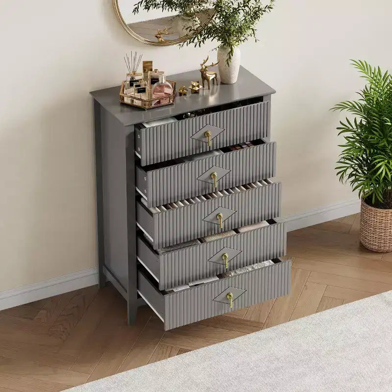 Commode à 5 tiroirs pour chambre à coucher, commode en bois de 81 cm de large avec poignées en métal, organisateur de rangement à cannelures, table de chevet étroite