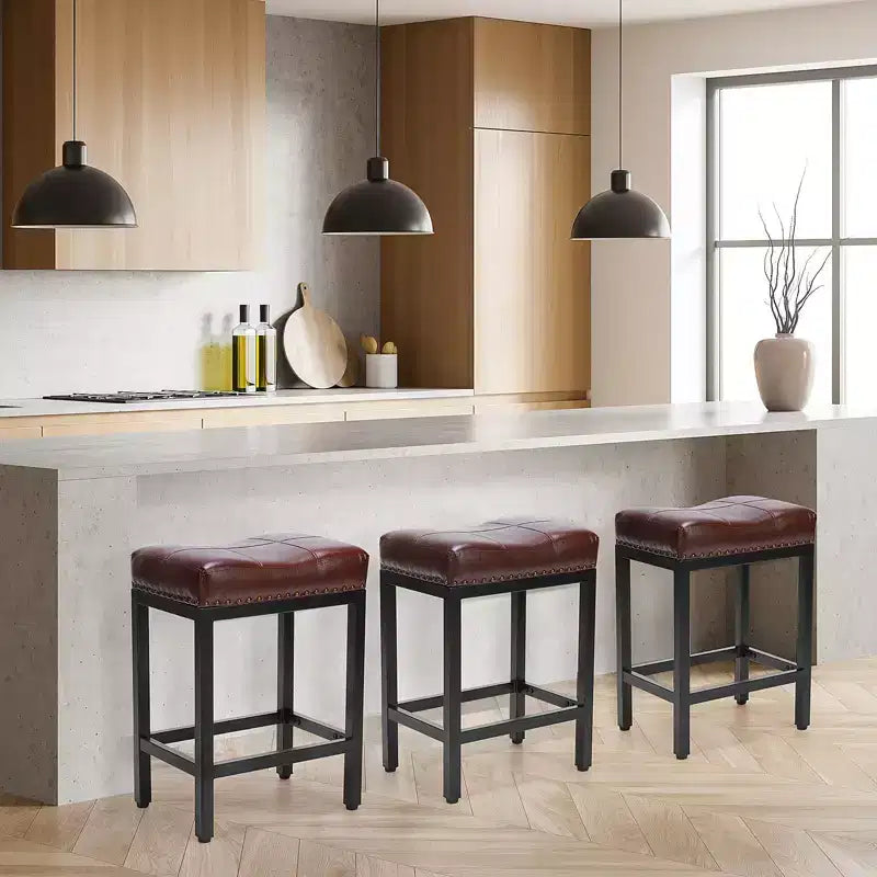 Lot de 2 tabourets de bar rembourrés pivotants et réglables en hauteur Okak avec repose-pieds, chaises de comptoir sans accoudoirs en cuir PU pour salles à manger