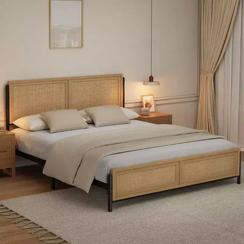 Cadre de lit Coolmee Boho double/grand/très grand avec tête et pied de lit en rotin naturel, lit plateforme en bois sans sommier tapissier requis, sans bruit