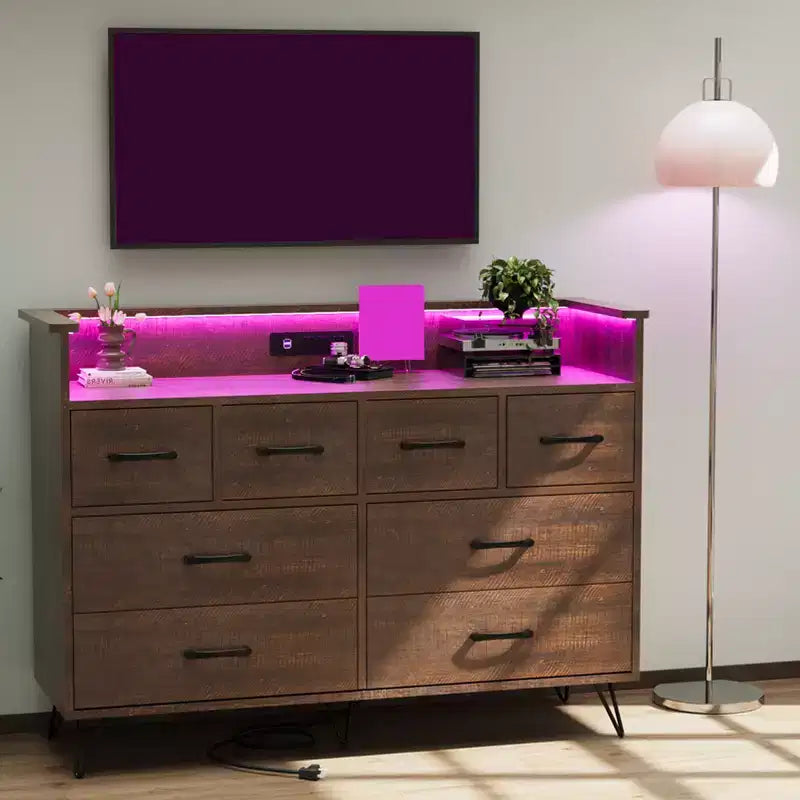 Commode 8 tiroirs, Meuble TV de chambre avec lumières LED et prise de courant, Grande commode pour couloir, salon, entrée