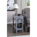 Table d'appoint Belmont HomeStock avec tiroir coulissant, bouton nickel et trois étagères de rangement, table d'appoint de style transitionnel pour salon ou bureau