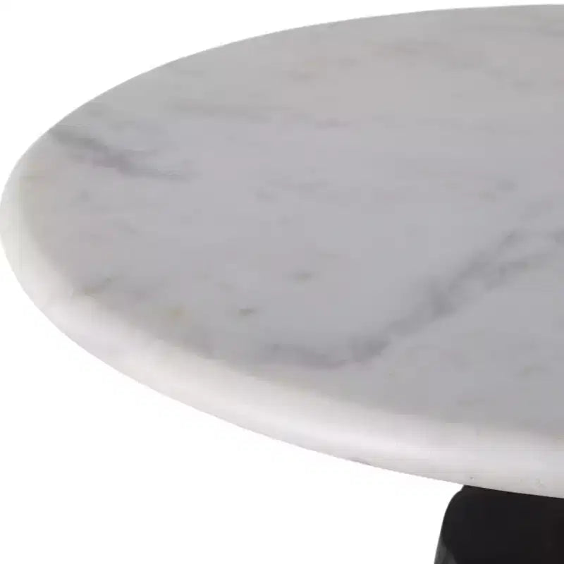 Table d'appoint intemporelle en marbre avec base cannelée élégante – Petite table d'appoint compacte pour la maison, la terrasse couverte ou le salon