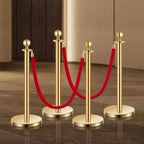 Poteaux de guidage VEVOR et cordons en velours 4 pièces, base creuse avec poteau en acier inoxydable, 2 cordons en velours rouge et poteaux, barrières de contrôle de foule, poteaux dorés, or