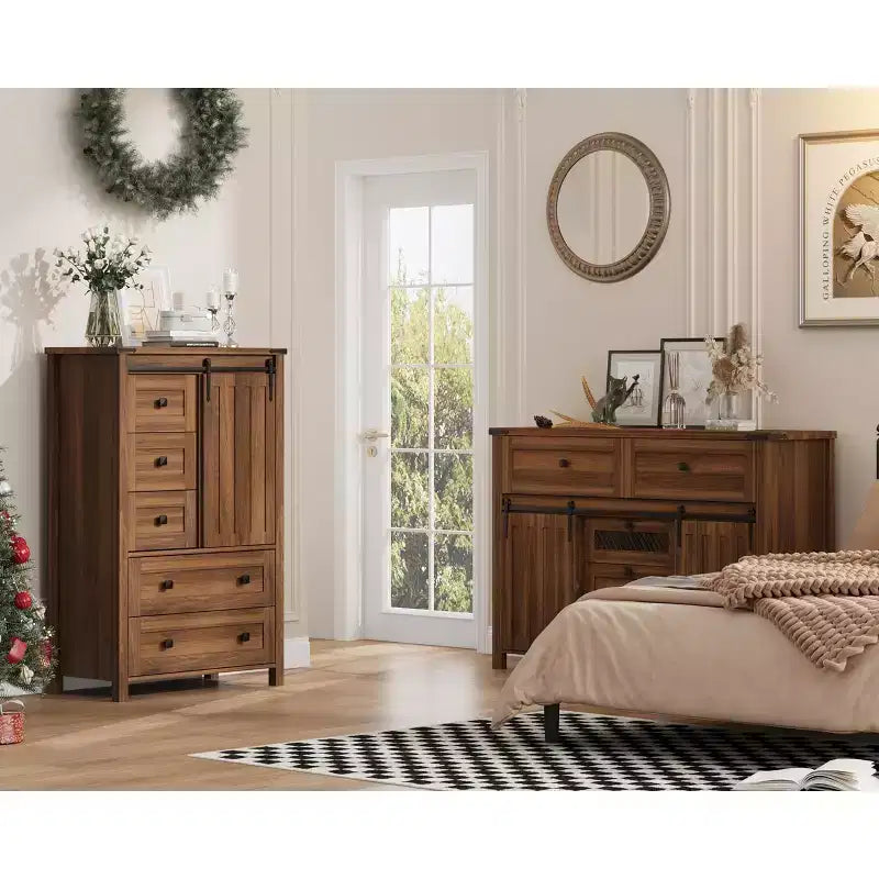 Commode de ferme à 5 tiroirs avec porte coulissante de style grange, commode haute en bois de 122 cm avec étagère réglable pour chambre à coucher, entrée, salon - Blanc