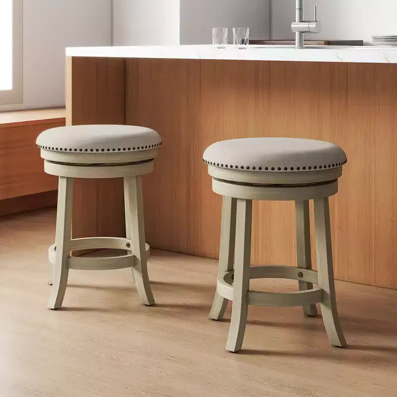 Lot de 2 tabourets de bar pivotants Costway 24 pouces, hauteur de comptoir, avec cadre en bois