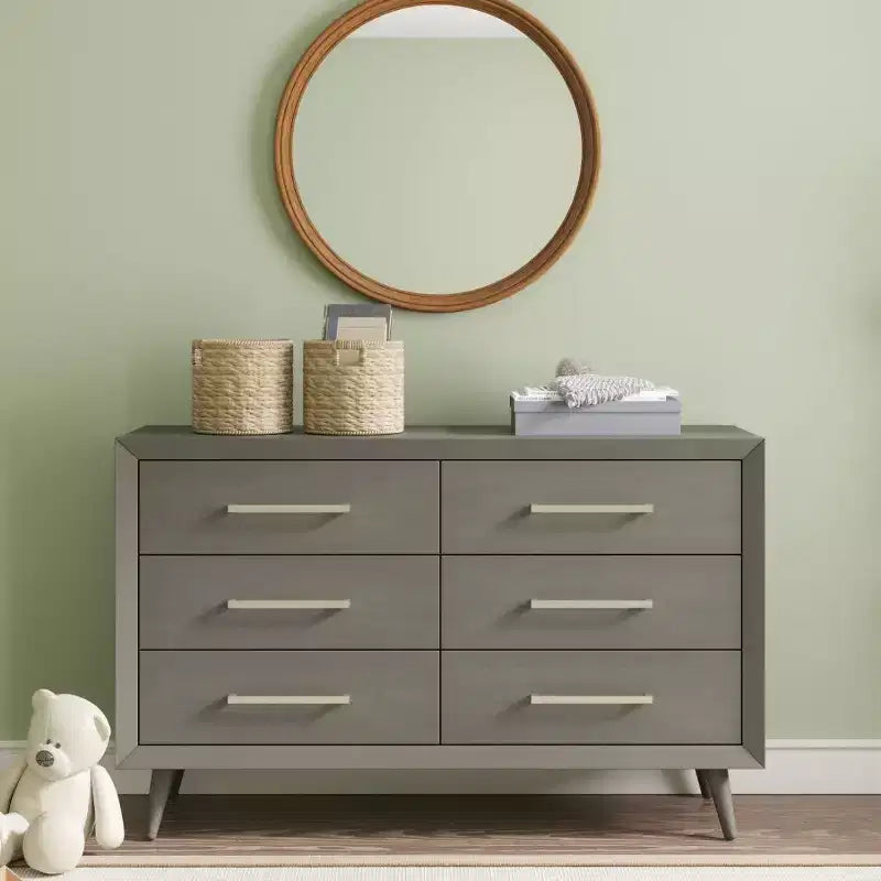 Commode double 6 tiroirs Child Craft Cranbrook pour chambre de bébé ou d'enfant, kit anti-basculement inclus pour éviter le basculement, finition non toxique, sans danger pour les bébés