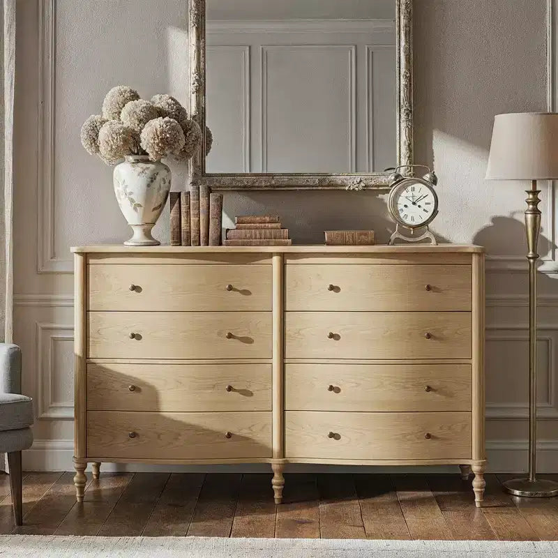 Commode vintage Homsee noire/chêne clair à façade incurvée avec 8 tiroirs, commode de chambre de luxe avec boutons en bronze, table de toilette