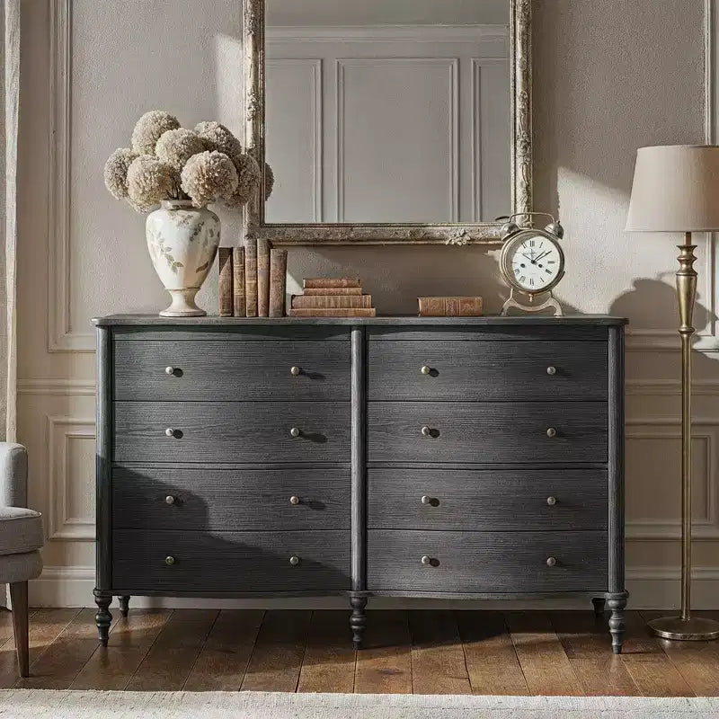 Commode vintage Homsee noire/chêne clair à façade incurvée avec 8 tiroirs, commode de chambre de luxe avec boutons en bronze, table de toilette