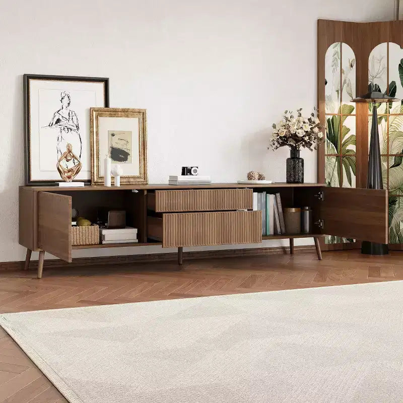 Meuble TV moderne cannelé 70 po pour téléviseurs jusqu'à 80 po, meuble de divertissement avec rangement, console média à pieds en bois massif pour salon-Panipeachy