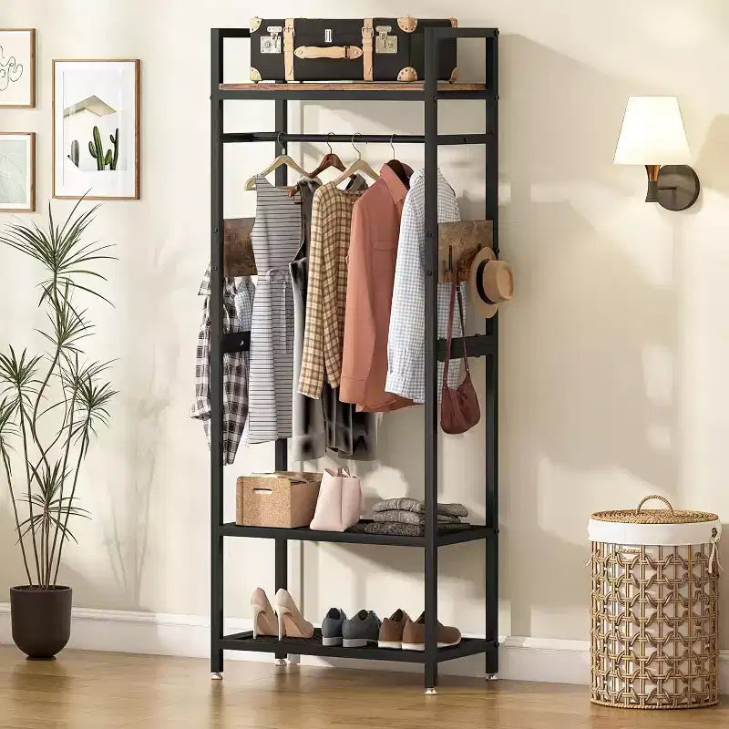 Lantine Portant à vêtements robuste de 175 cm de haut : Organisateur de placard autoportant avec étagères de rangement ouvertes et crochets, marron et noir pour chambre à coucher.