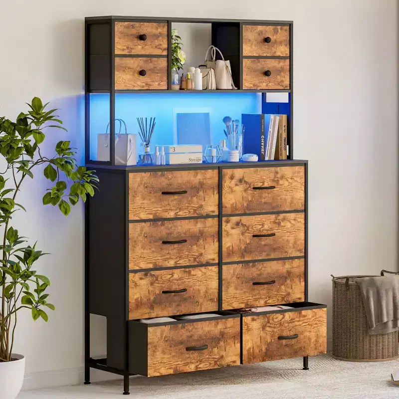 Commode de chambre, commode en tissu à 12 tiroirs avec éclairage, prise de courant et étagères ouvertes, plateau en bois et cadre métallique