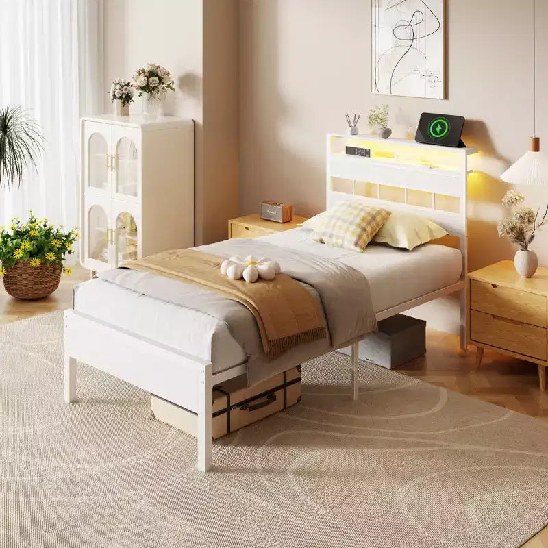 Cadre de lit plateforme double blanc avec tête de lit bibliothèque de rangement, lumières LED, station de recharge, support métallique, aucun sommier tapissier requis, chambre d'enfants/dortoir