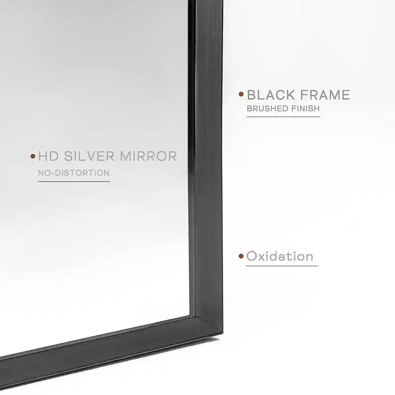 Miroir mural de salle de bain arqué en aluminium moderne Achara de GDFStudio
