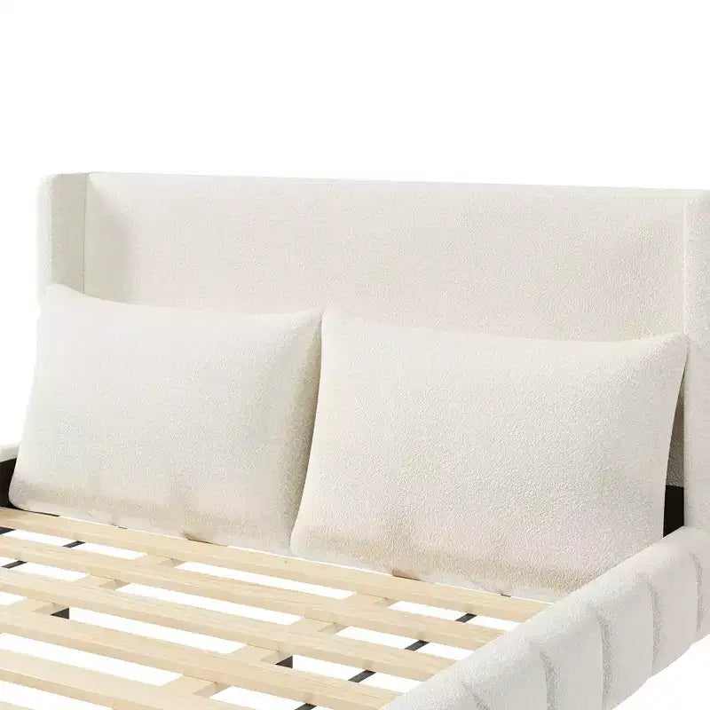 Lit plateforme rembourré Gonzalez GDFStudio avec 2 oreillers