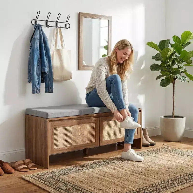 Meuble de rangement pour chaussures en rotin FurnitureR avec coussin, banc à chaussures compact pour entrée avec portes, organisateur pour petits espaces, étagère à chaussures cachée avec assise