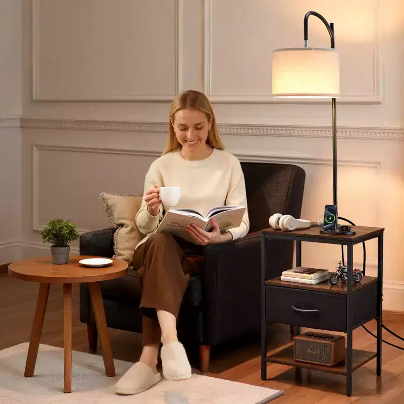 Lampadaire VEVOR avec table, table d'appoint à 3 niveaux avec tiroir et éclairage à 3 températures de couleur, table de chevet/bureau moderne avec USB, marron et noir