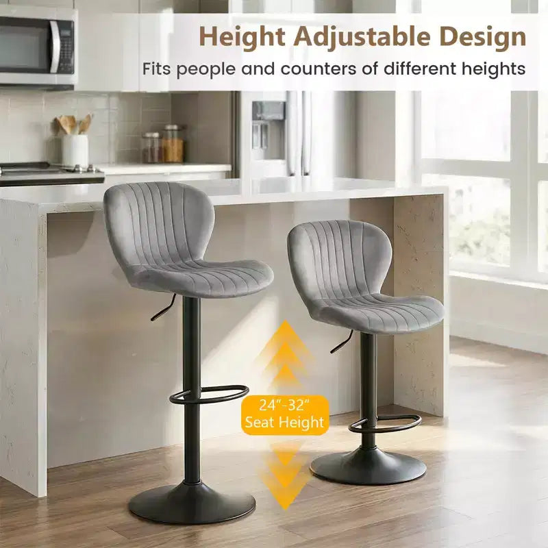 Lot de 2 ou 4 tabourets de bar Costway avec dossiers rembourrés en velours, sièges rembourrés, repose-pieds en métal, noir/gris + noir