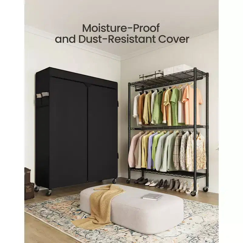 SONGMICS Portant à vêtements roulant robuste, Armoire portable à roulettes, avec étagères grillagées et tringles à suspendre réglables, Housse en tissu, Noir encre