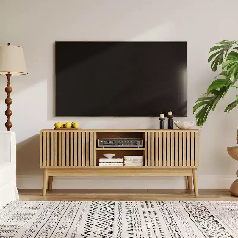 Meuble TV bohème pour salon, meuble de divertissement pour téléviseurs jusqu'à 50 pouces, console TV avec armoire de rangement et étagères ouvertes, naturel