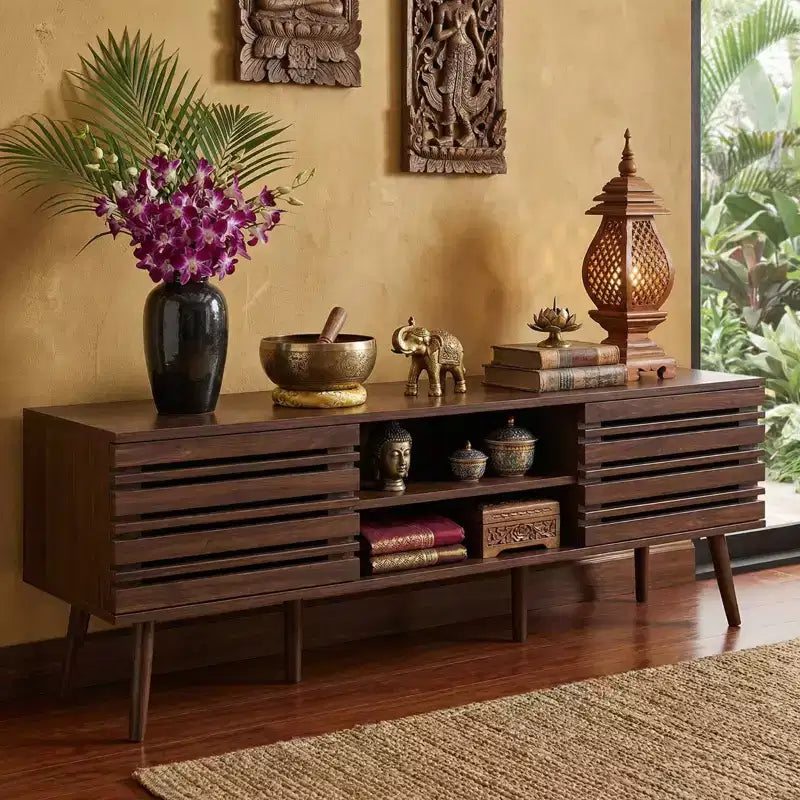 Meuble TV JVNOXK en bois cannelé de style moderne du milieu du siècle pour téléviseurs jusqu'à 70 pouces avec rangement et gestion des câbles