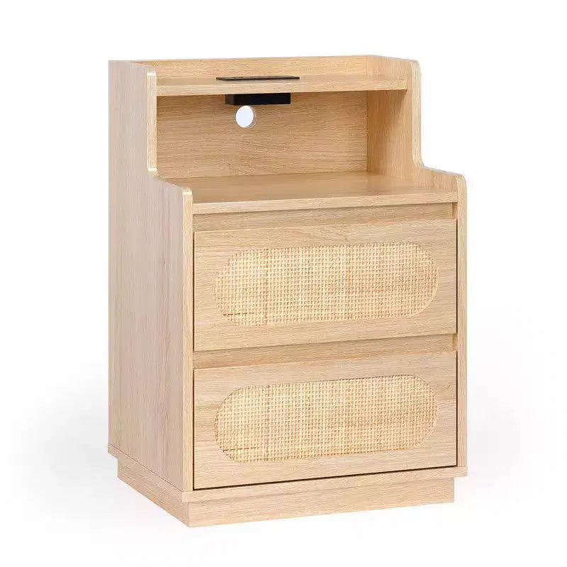 Table de chevet Karl Home blanche délavée avec 2 tiroirs, étagère et prise américaine