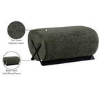 Pouf rembourré en tissu Akira Meridian Furniture