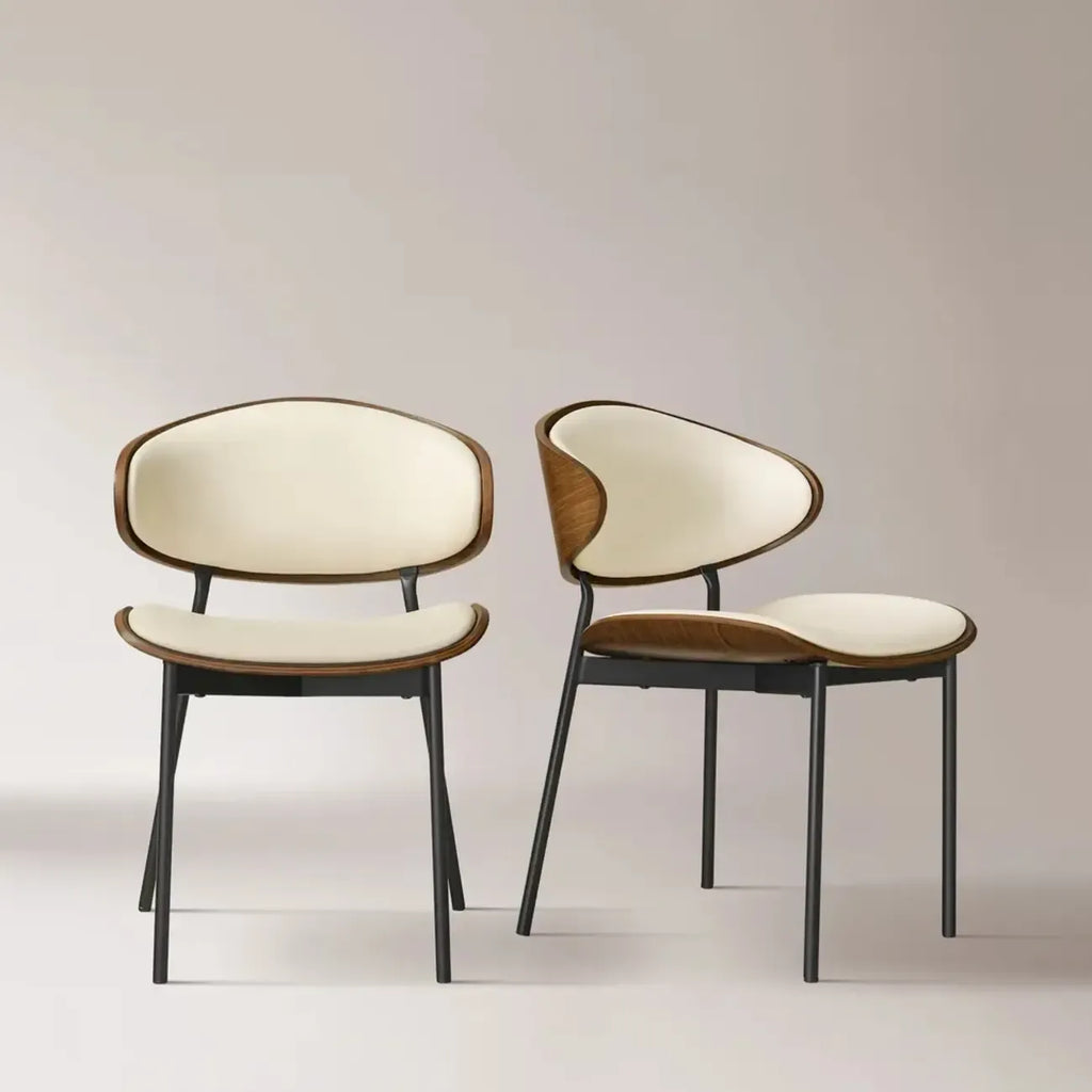 Chaise de salle à manger à dossier incurvé en cuir noir