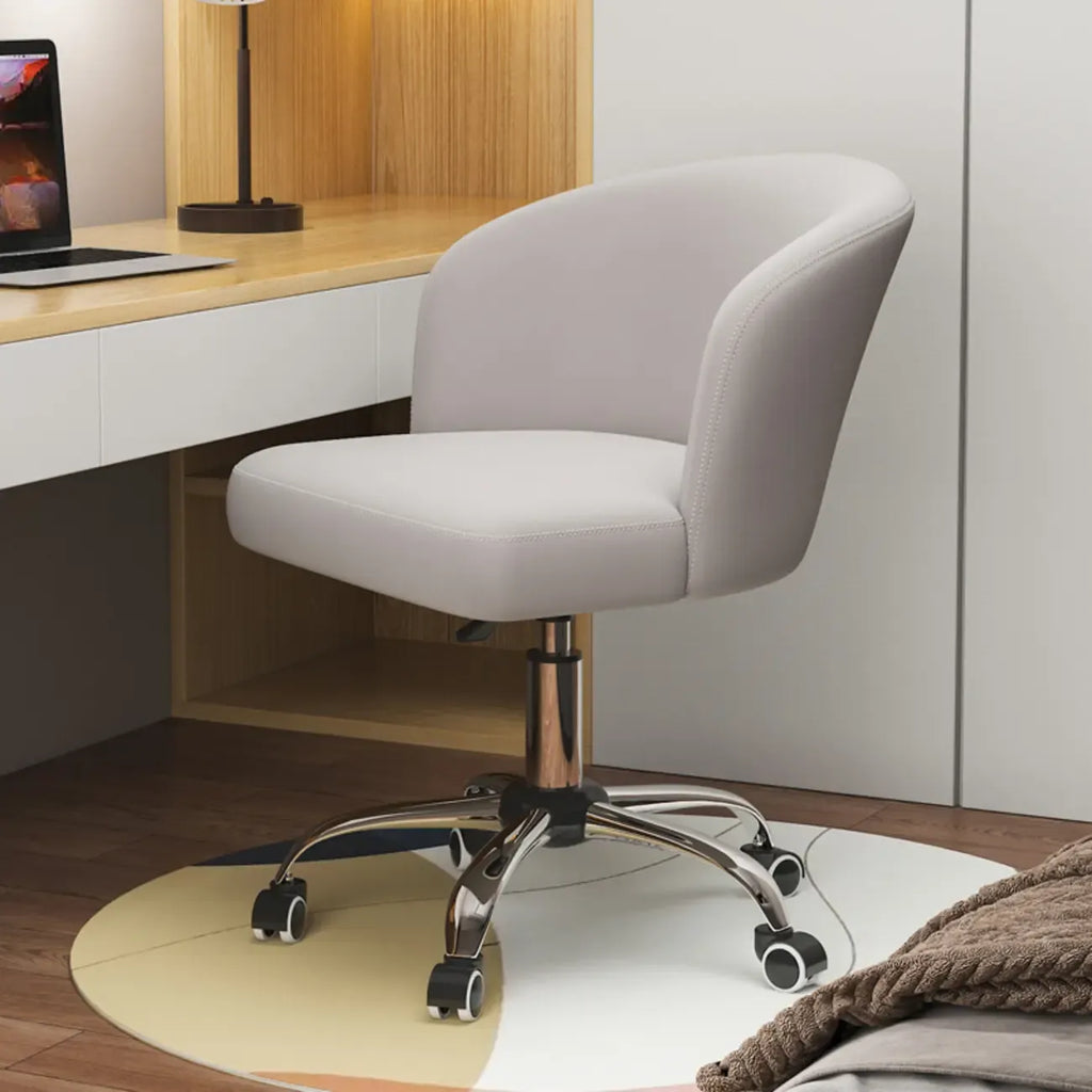 Fauteuil de bureau pivotant élégant en cuir orange